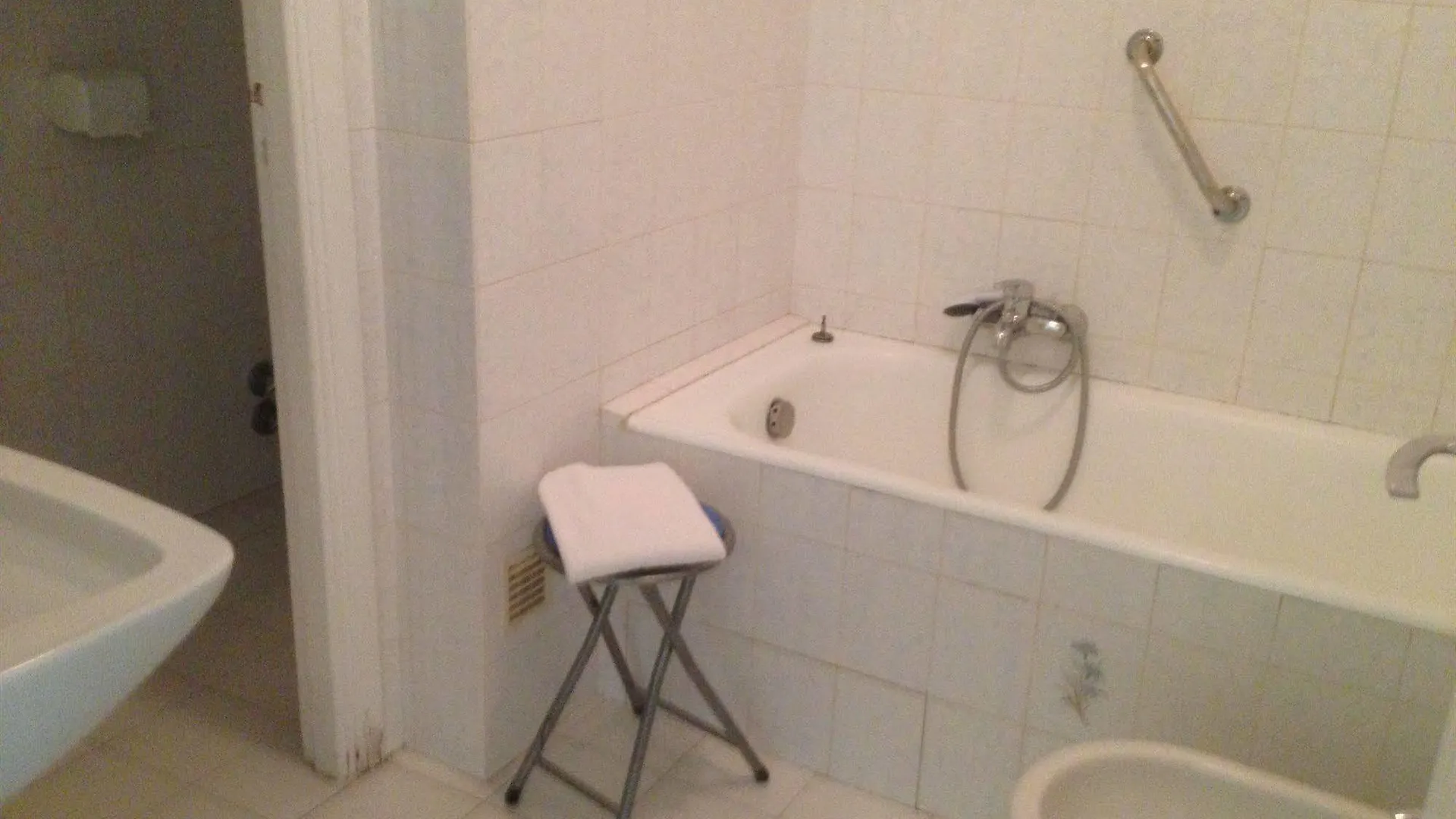 **  Hotel Moderne Menton France